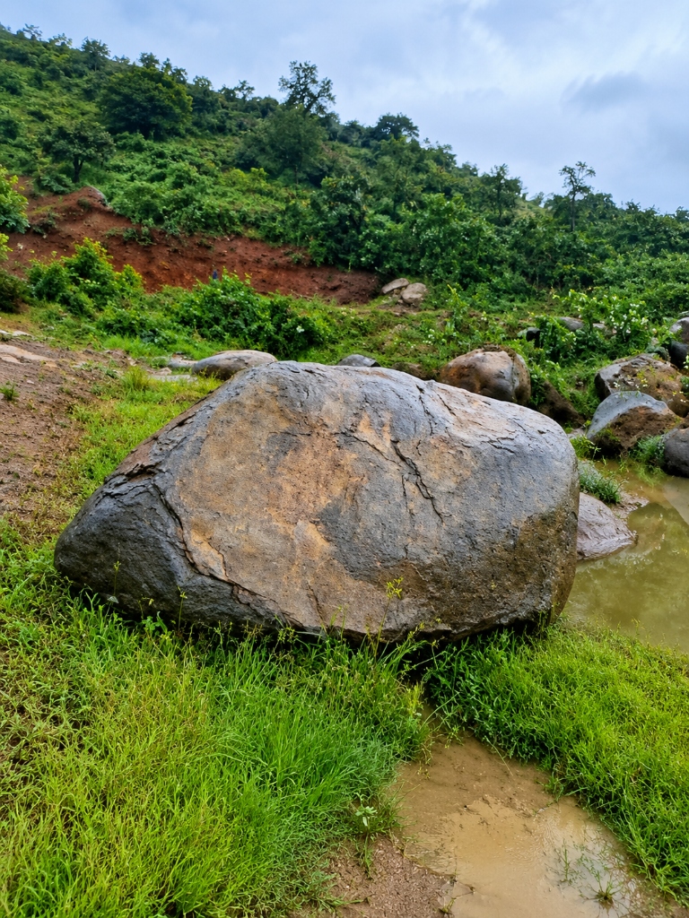 Moodbidri Striated Granite Gneiss Boulder